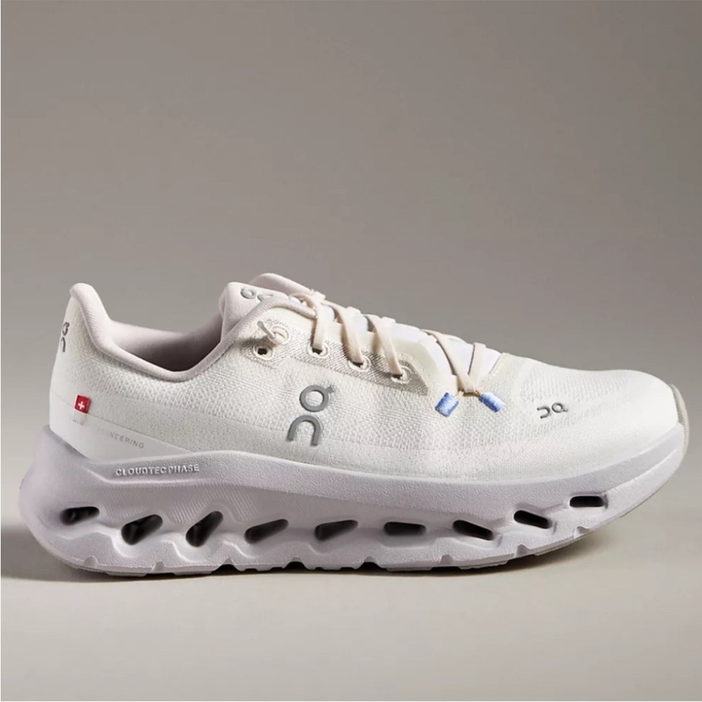 On Cloudtilt Sneakers in Sand lavender